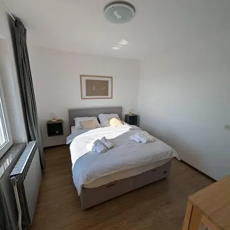 Yellow Submarine - Whole House Premantura